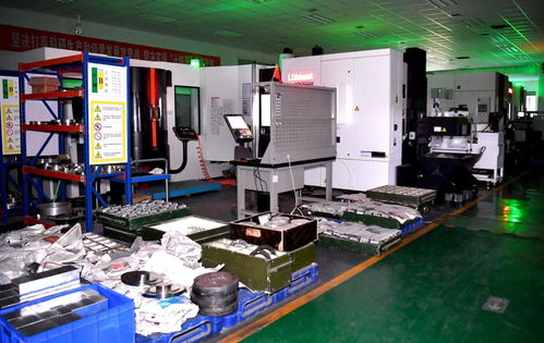 中國(guó)火箭零部件研發(fā)工廠,夜間無(wú)需專人看管,機(jī)器可正常運(yùn)轉(zhuǎn)